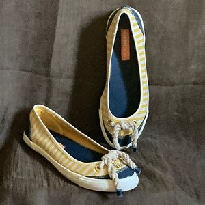 ROCKET DOG Yellow Blue White Rope Anchor Shoe Flat Size 10 Women’s